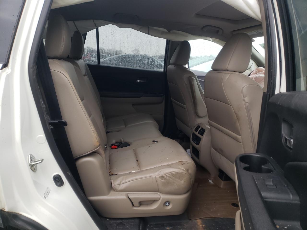 Photo 6 from auction – 2016 HONDA PILOT EXL with VIN 5FNYF6H55GB033995