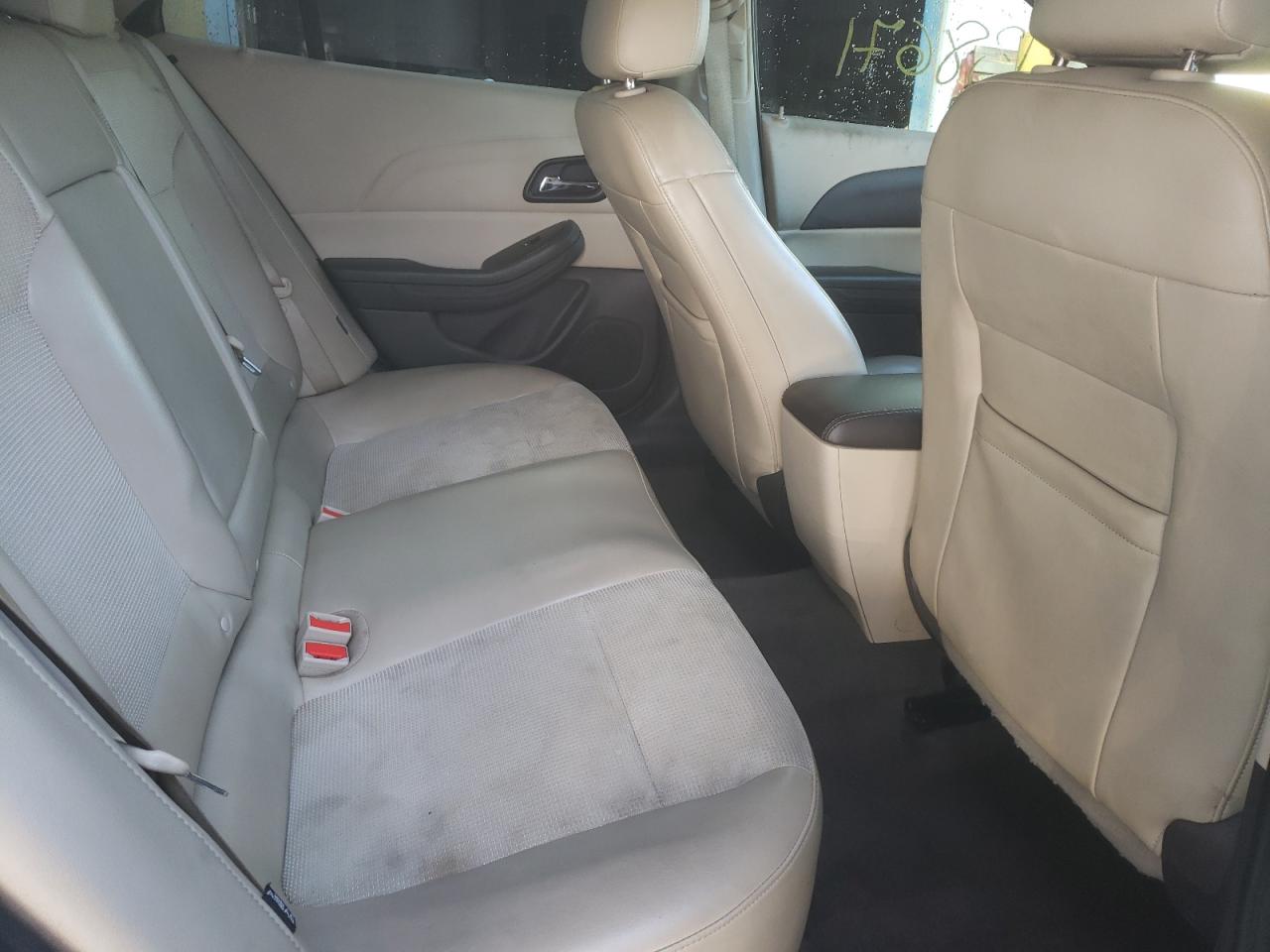 Photo 6 from auction – 2016 CHEVROLET MALIBU LIM with VIN 1G11C5SA4GF157089
