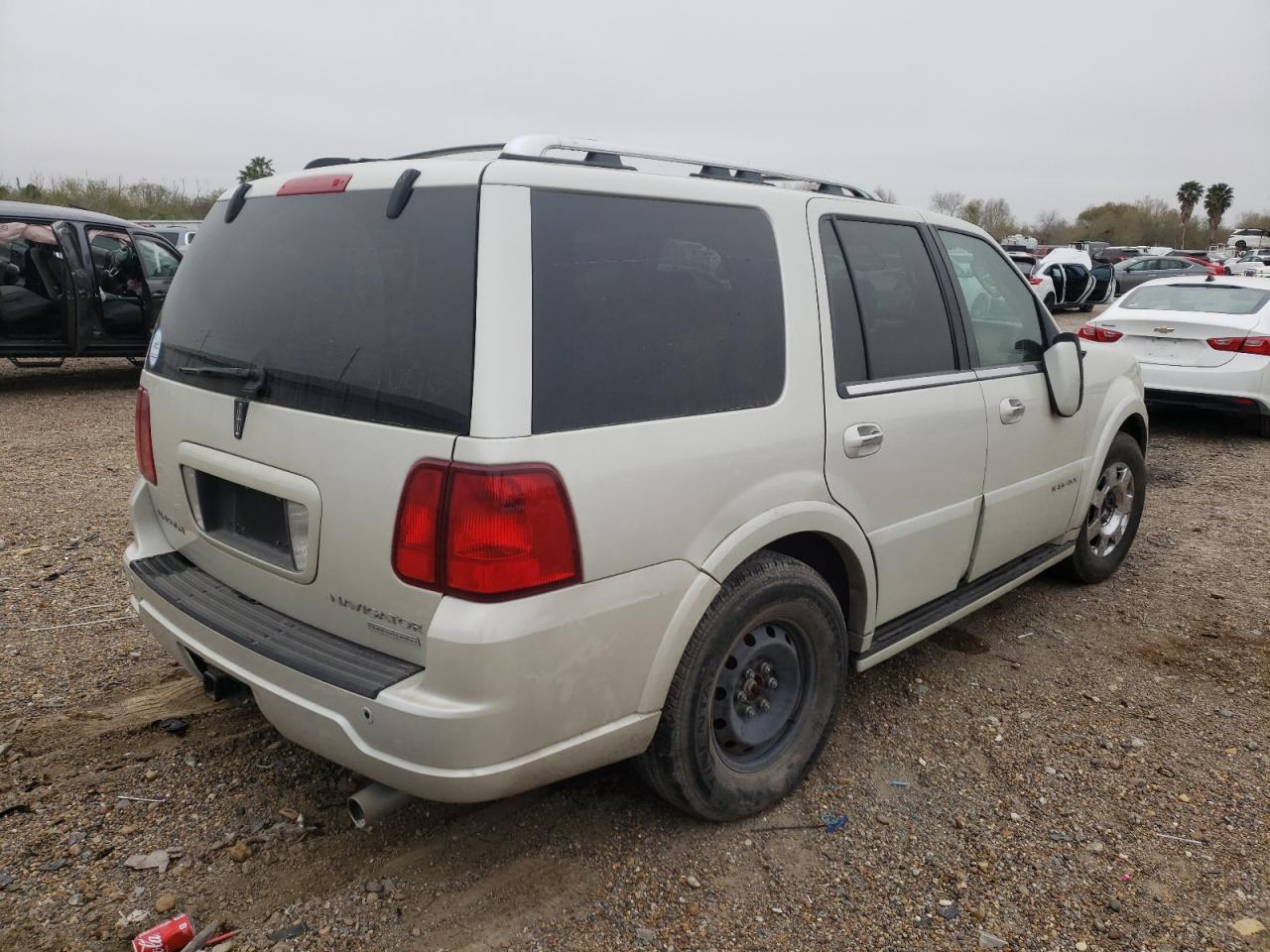 Photo 4 from auction – 2006 LINCOLN NAVIGATOR with VIN 5LMFU27586LJ05624