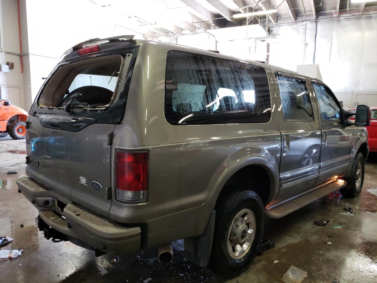 Photo 4 from auction – 2004 FORD EXCURSION with VIN 1FMNU43S64EA56141
