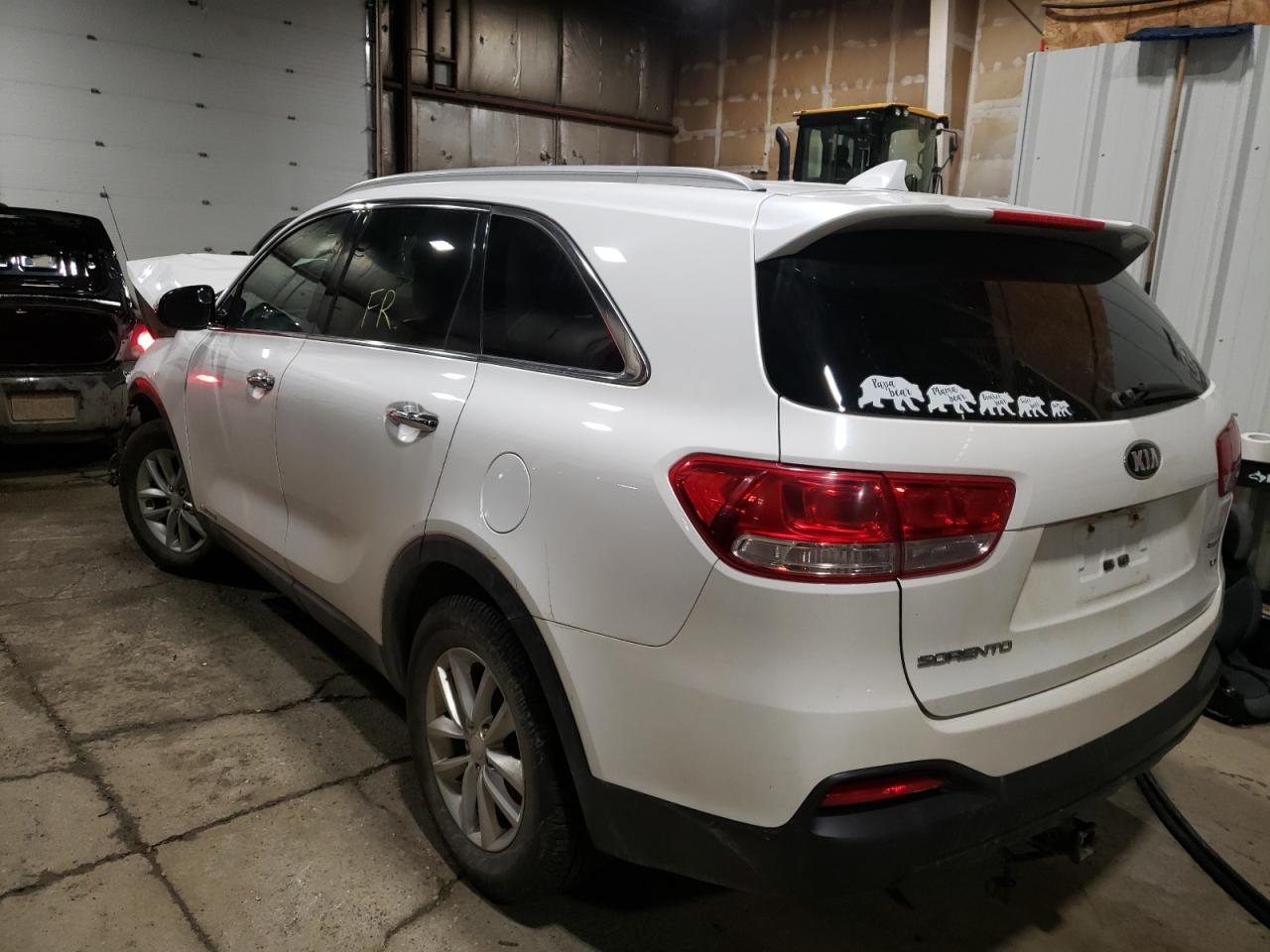 Photo 3 from auction – 2016 KIA SORENTO LX with VIN 5XYPGDA54GG047967