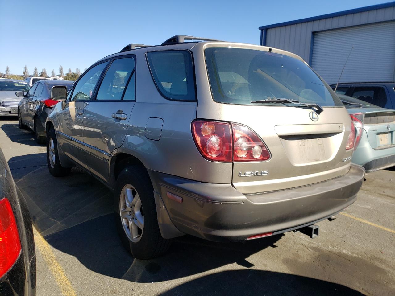Zdjęcie 3 z aukcji – 2000 LEXUS RX 300 z VIN JT6HF10U6Y0105641
