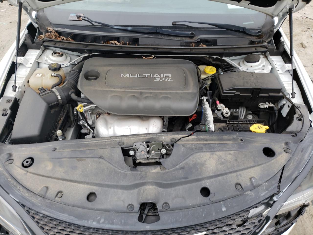 Photo 7 from auction – 2016 CHRYSLER 200 S with VIN 1C3CCCBB1GN127748
