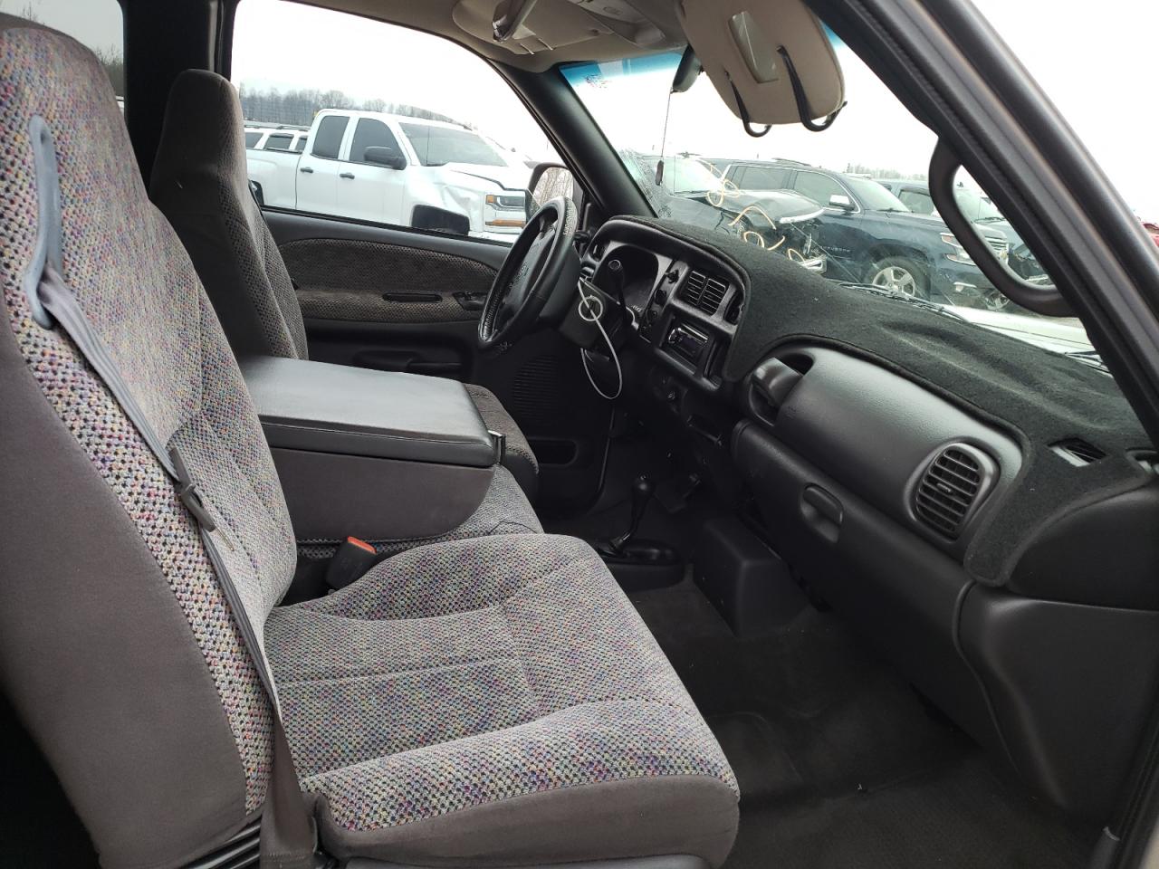 Photo 5 from auction – 2001 DODGE BR1500 with VIN 3B7HF13Z31M267858