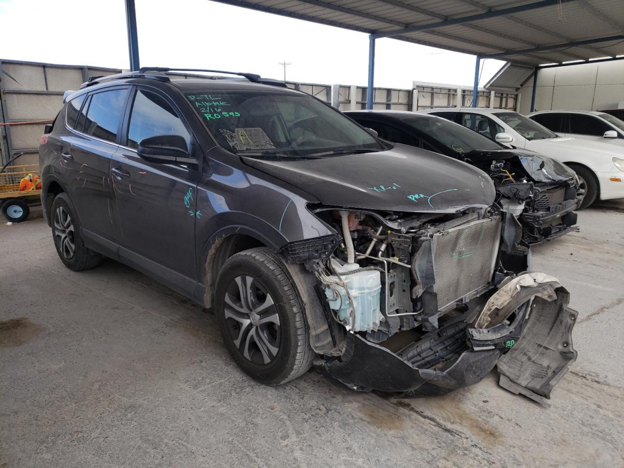 Photo 1 from auction – 2016 TOYOTA RAV4 LE with VIN JTMZFREV5GJ074081