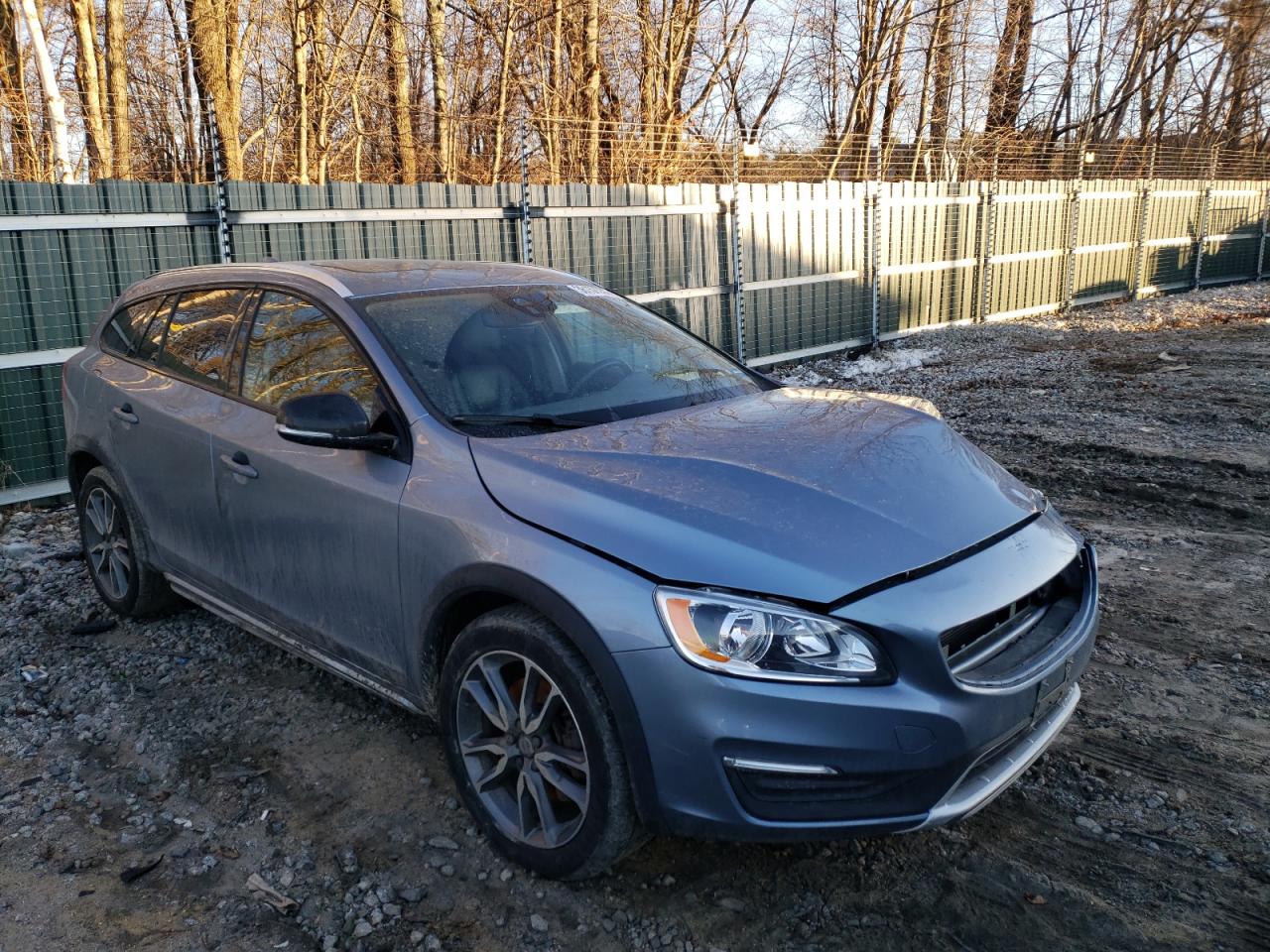VOLVO V60 CROSS 2017 with VIN YV440MWK2H1040200 - Photo from auction