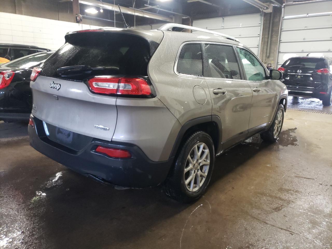 Photo 4 from auction – 2017 JEEP CHEROKEE L with VIN 1C4PJMCB9HW584441