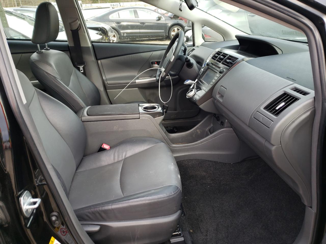 Photo 5 from auction – 2012 TOYOTA PRIUS V with VIN JTDZN3EU9C3104589