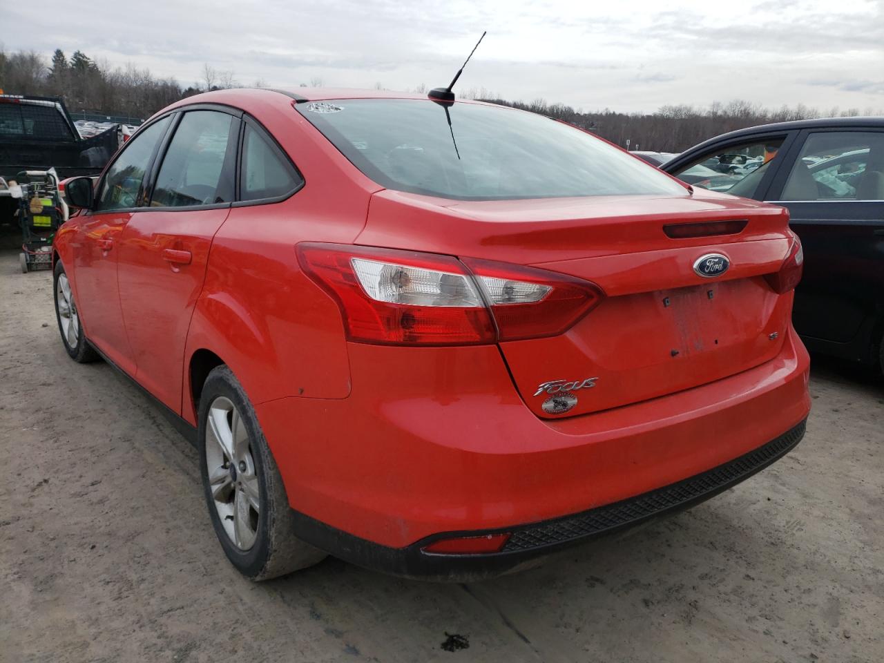 Photo 3 from auction – 2014 FORD FOCUS SE with VIN 1FADP3F29EL364193