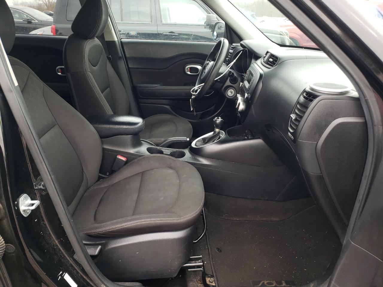 Photo 5 from auction – 2016 KIA SOUL with VIN KNDJN2A26G7828167