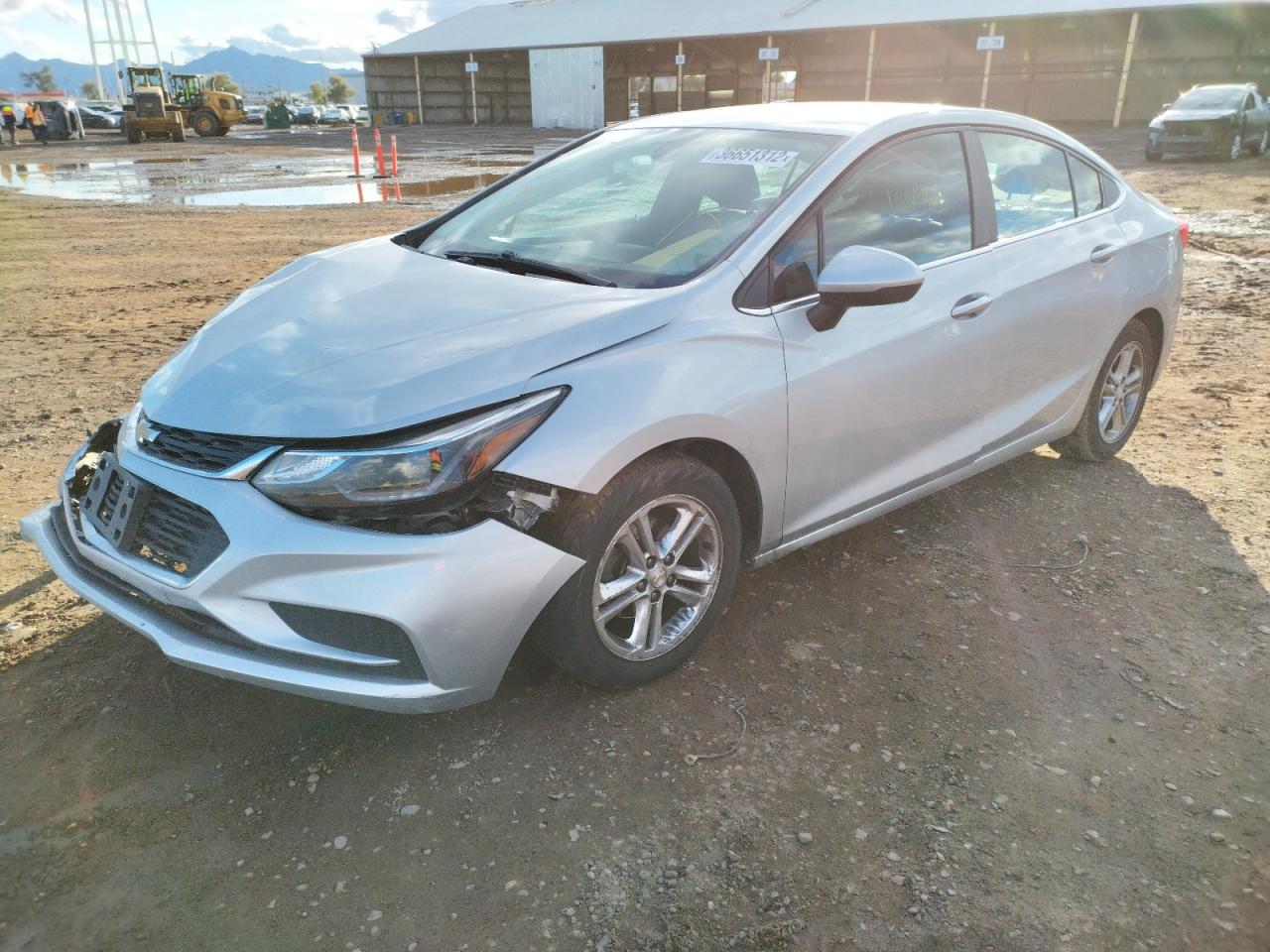 Photo 2 from auction – 2017 CHEVROLET CRUZE LT with VIN 1G1BE5SM2H7260645