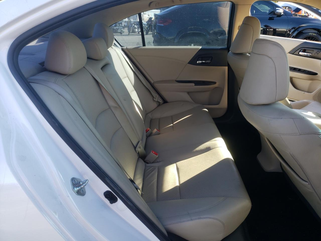 Photo 6 from auction – 2015 HONDA ACCORD EXL with VIN 1HGCR2F85FA079861