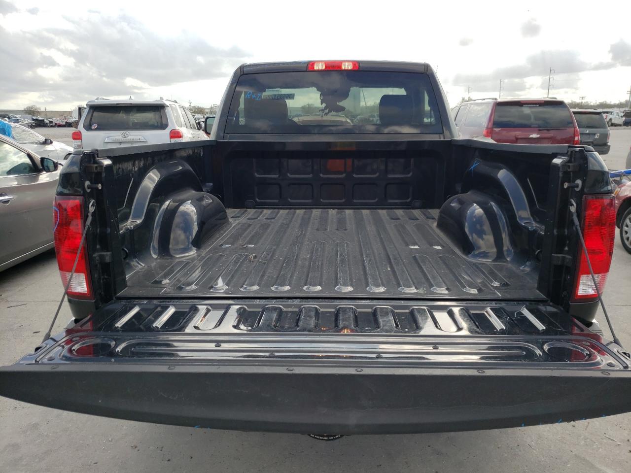 Photo 6 from auction – 2018 RAM 1500 ST with VIN 3C6JR6AG1JG238467