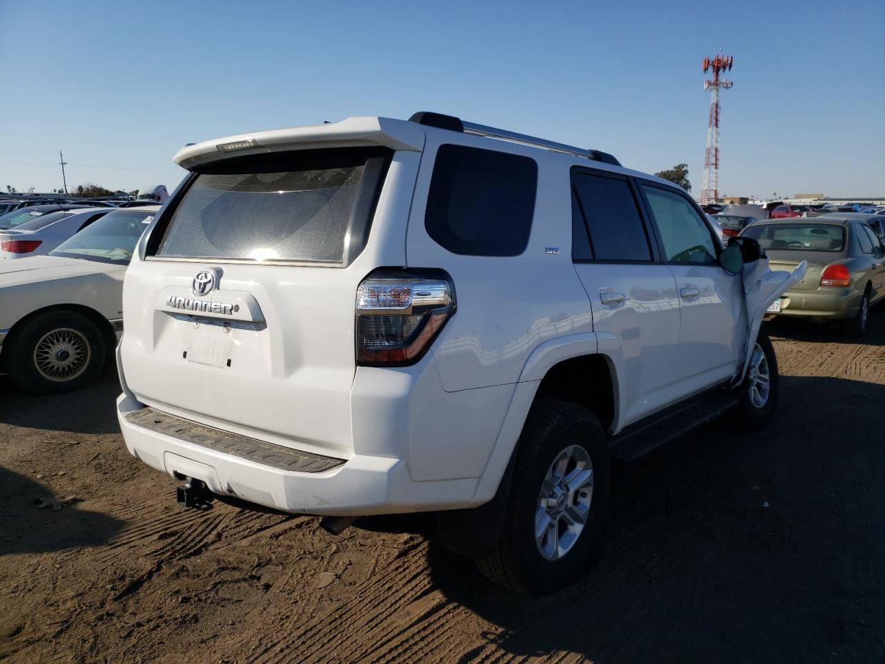 Photo 4 from auction – 2019 TOYOTA 4RUNNER 4D with VIN JTEBU5JRXK5692387