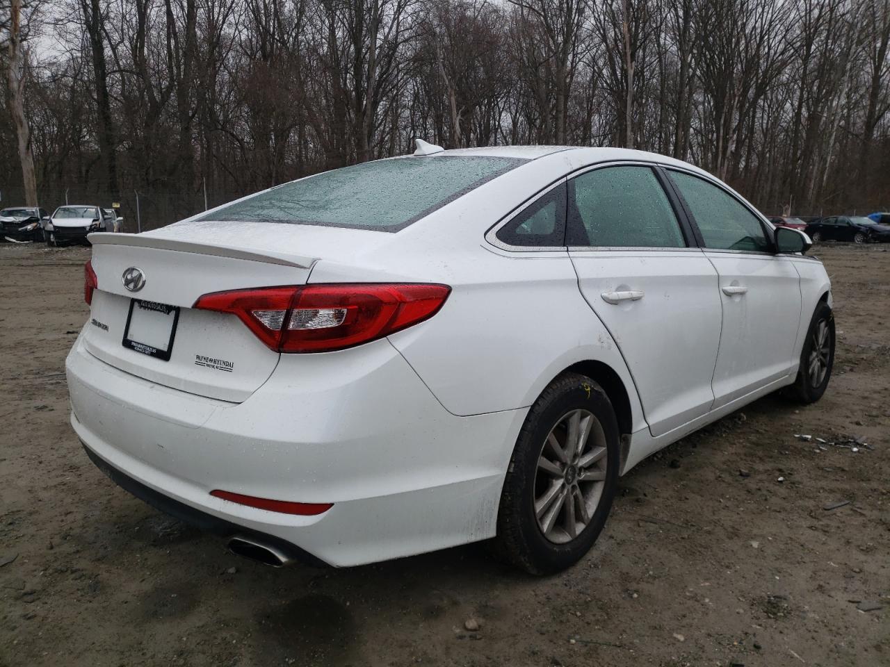 Photo 4 from auction – 2015 HYUNDAI SONATA SE with VIN 5NPE24AF5FH186074