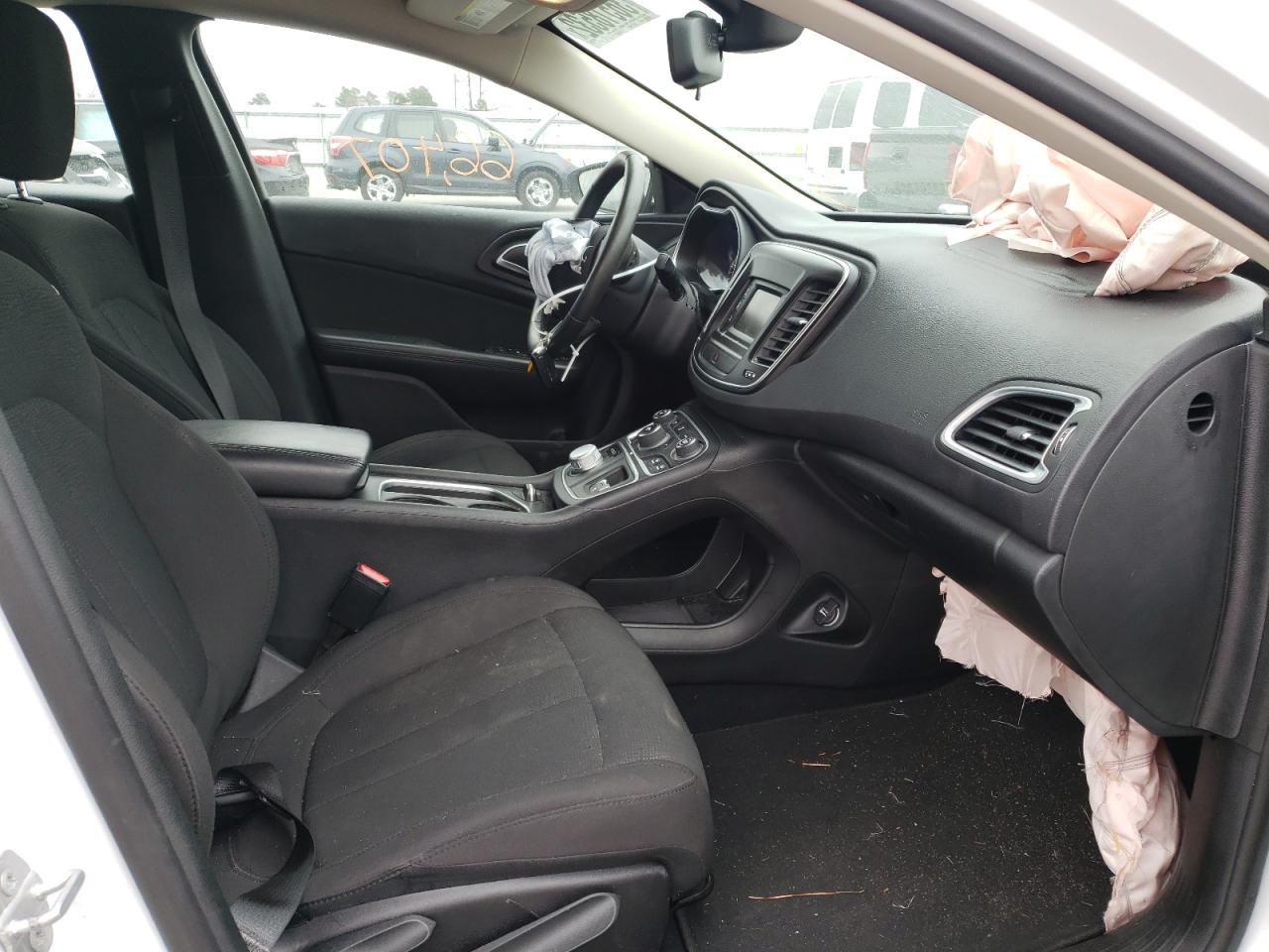 Photo 5 from auction – 2015 CHRYSLER 200 LIMITE with VIN 1C3CCCAB5FN708427
