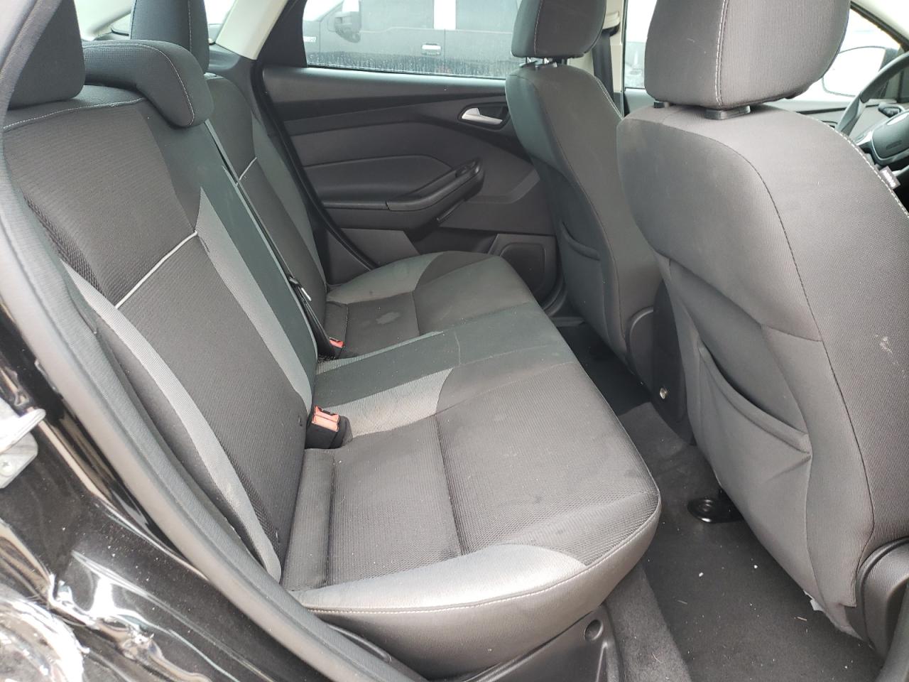 Photo 6 from auction – 2014 FORD FOCUS SE with VIN 1FADP3F21EL171424