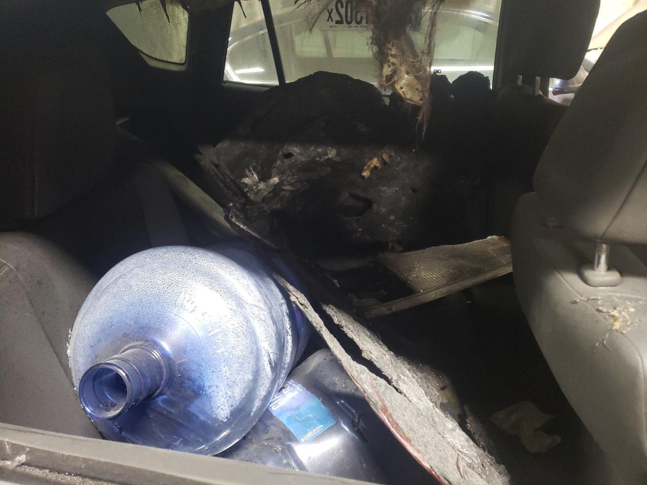 Photo 6 from auction – 2018 TOYOTA RAV4 LIMIT with VIN JTMDFREV0JD234464