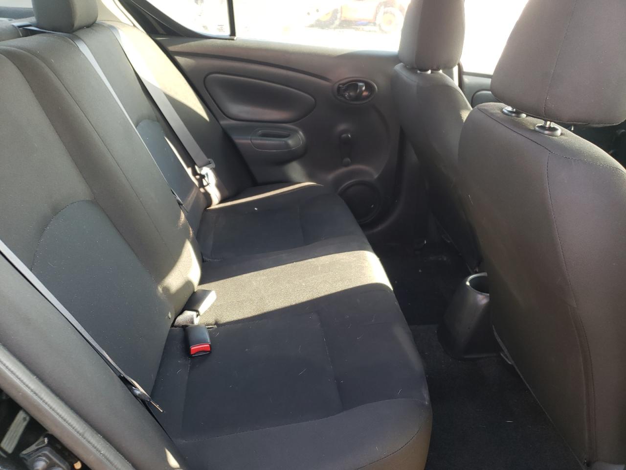 Photo 6 from auction – 2018 NISSAN VERSA S with VIN 3N1CN7AP1JL830531