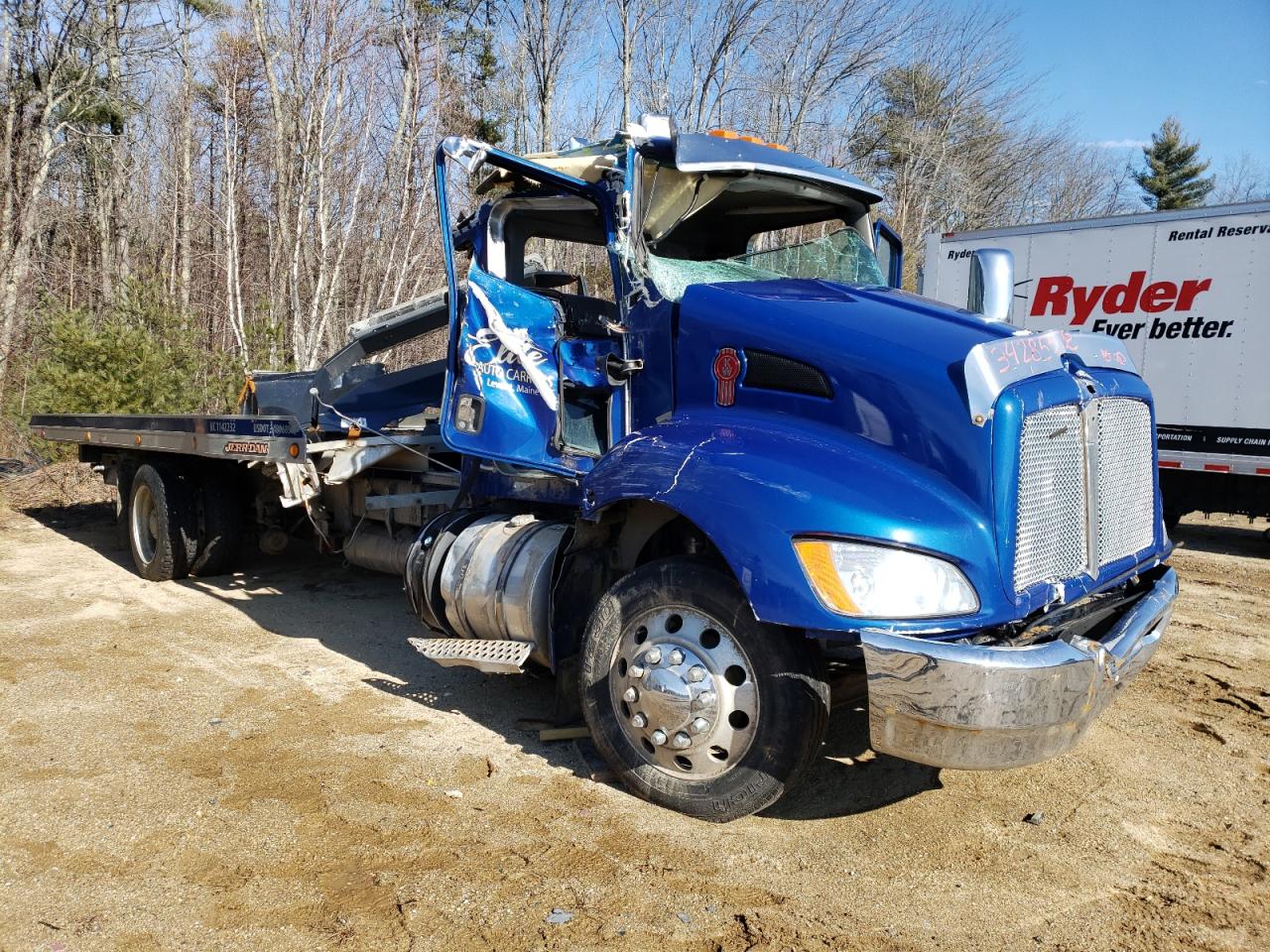 KENWORTH CONSTRUCTI 2017 with VIN 2NKHHM6XXHM161735 - Photo from auction