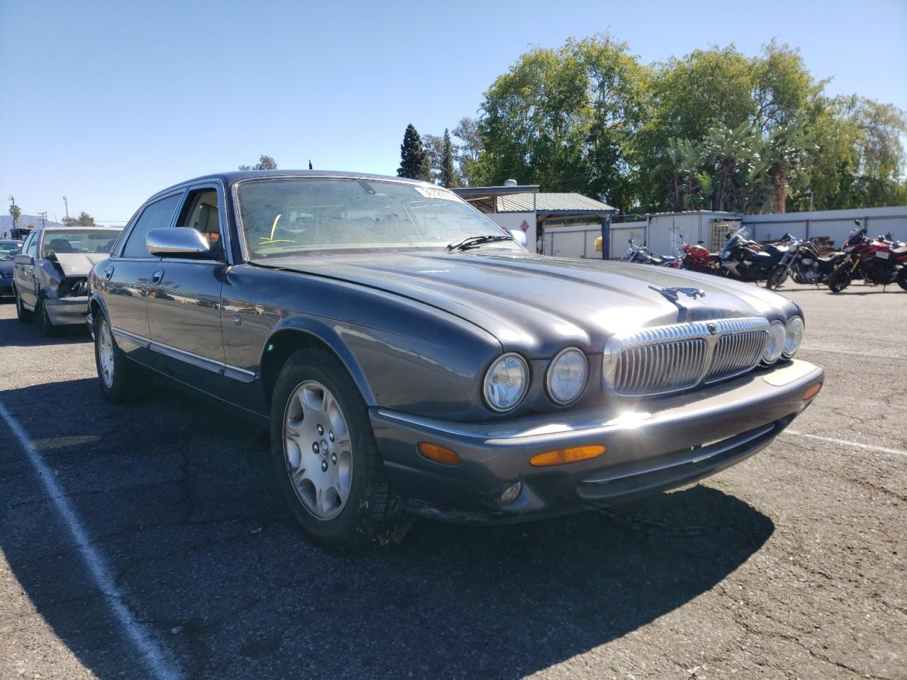 JAGUAR VANDENPLAS 2001 with VIN SAJDA24C31LF39327 - Photo from auction