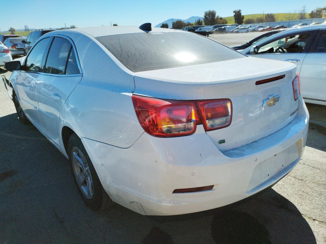 صورة رقم 3 من المزاد - 2015 CHEVROLET MALIBU LS مع VIN 1G11B5SL2FF312337