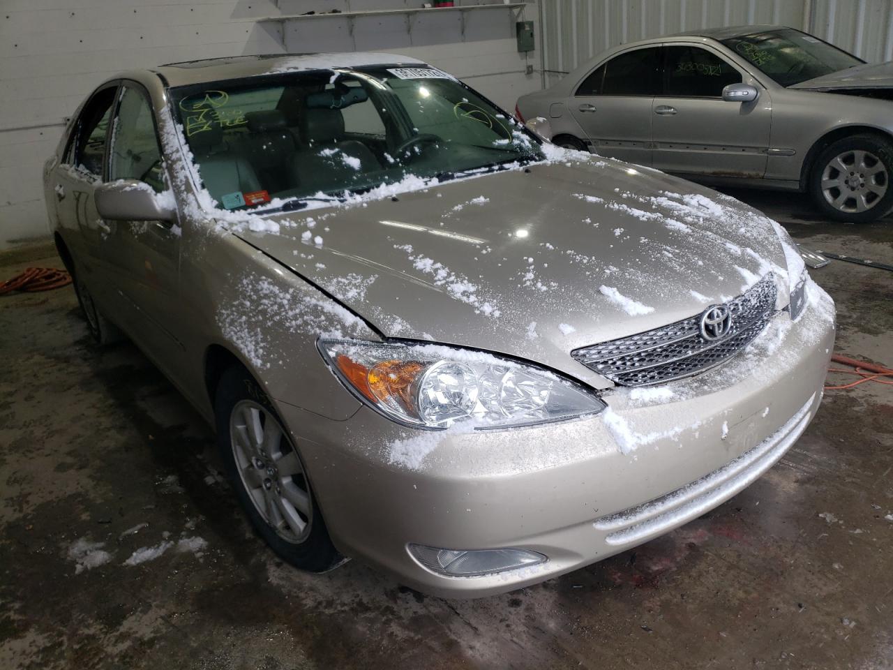Photo 1 from auction – 2004 TOYOTA CAMRY LE with VIN 4T1BF30K54U585789