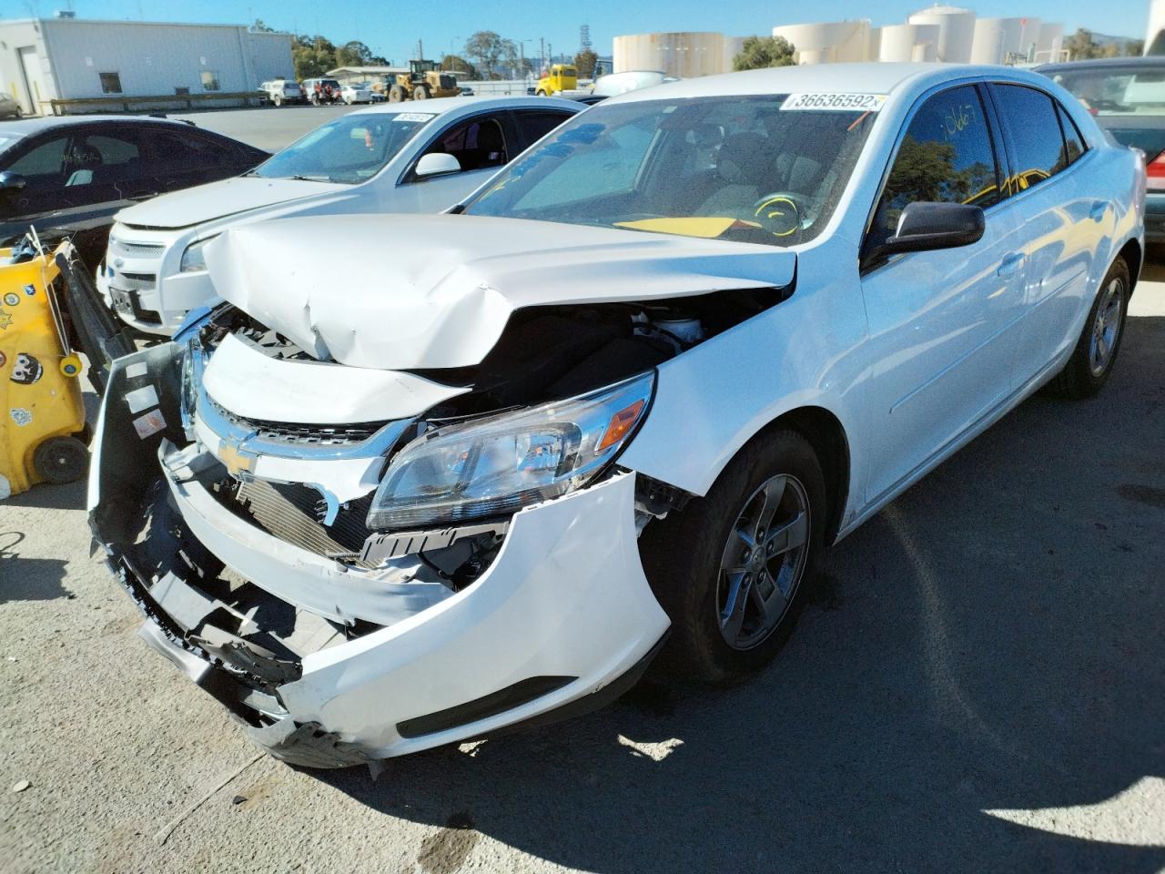 صورة رقم 2 من المزاد - 2015 CHEVROLET MALIBU LS مع VIN 1G11B5SL2FF312337