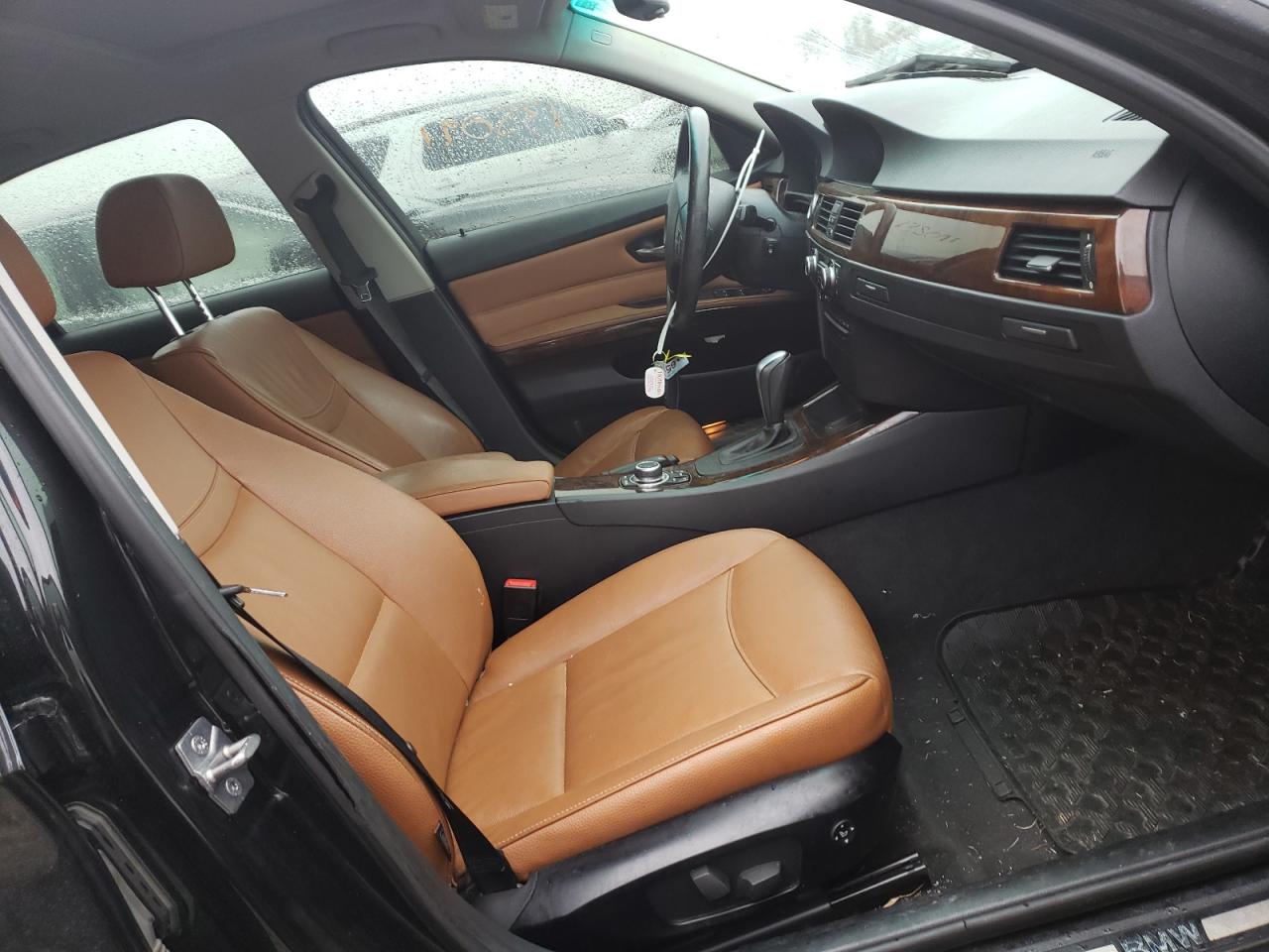 Photo 5 from auction – 2011 BMW 328 I with VIN WBAPH7C58BE851652