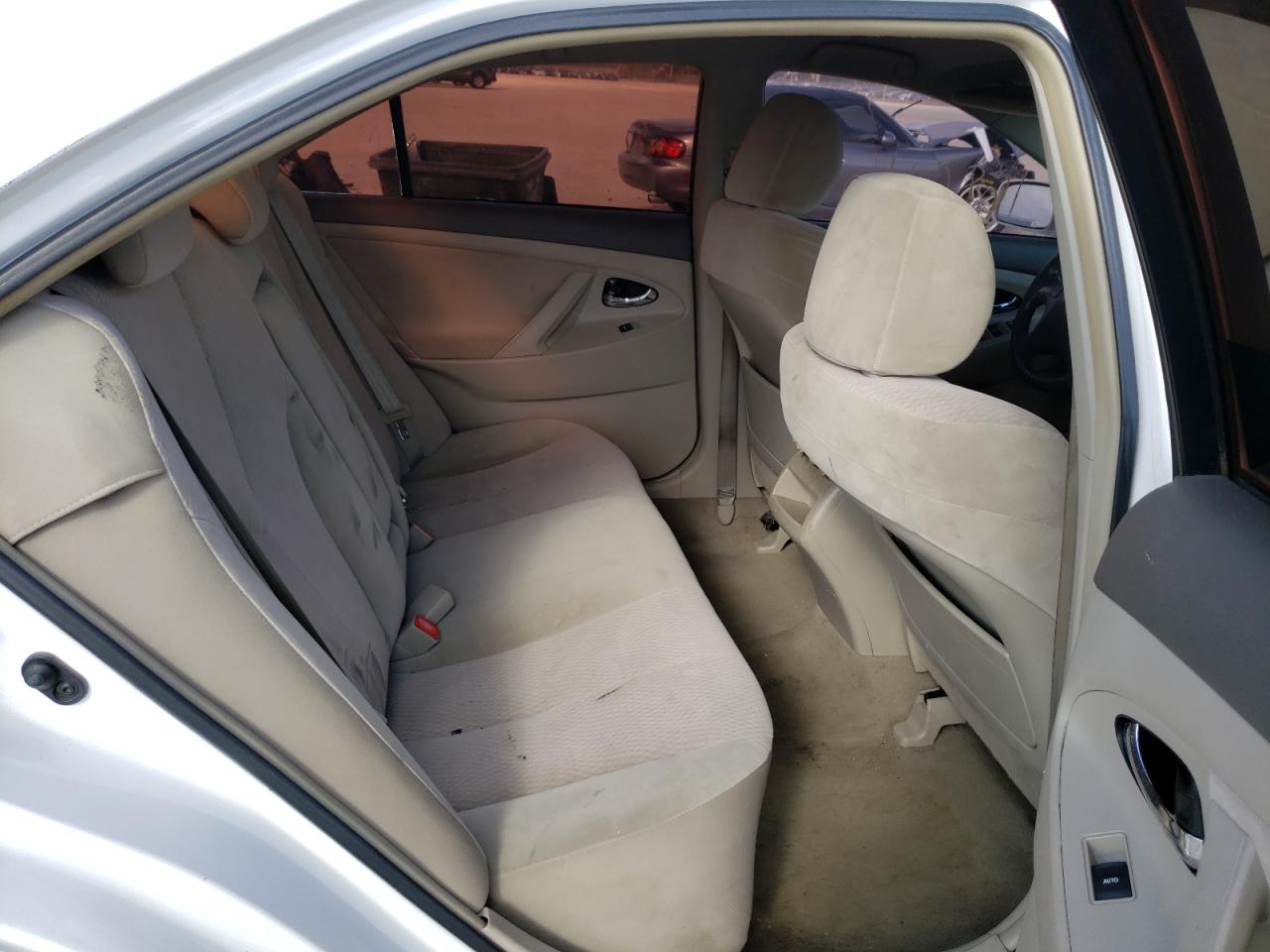 Foto 6 de la subasta – 2011 TOYOTA CAMRY BASE con VIN 4T1BF3EK2BU647963