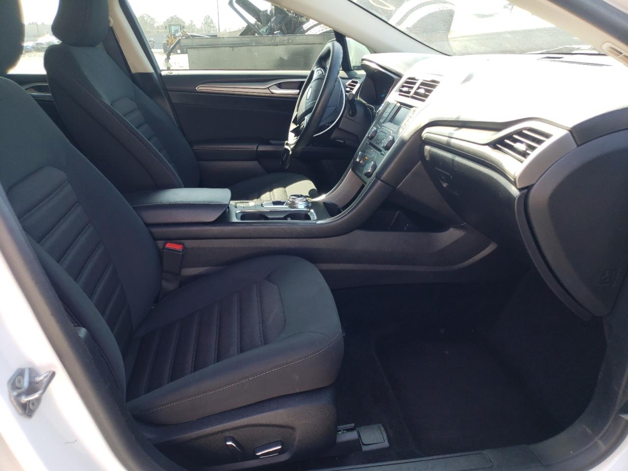 Photo 5 from auction – 2017 FORD FUSION with VIN 3FA6P0HD7HR289716