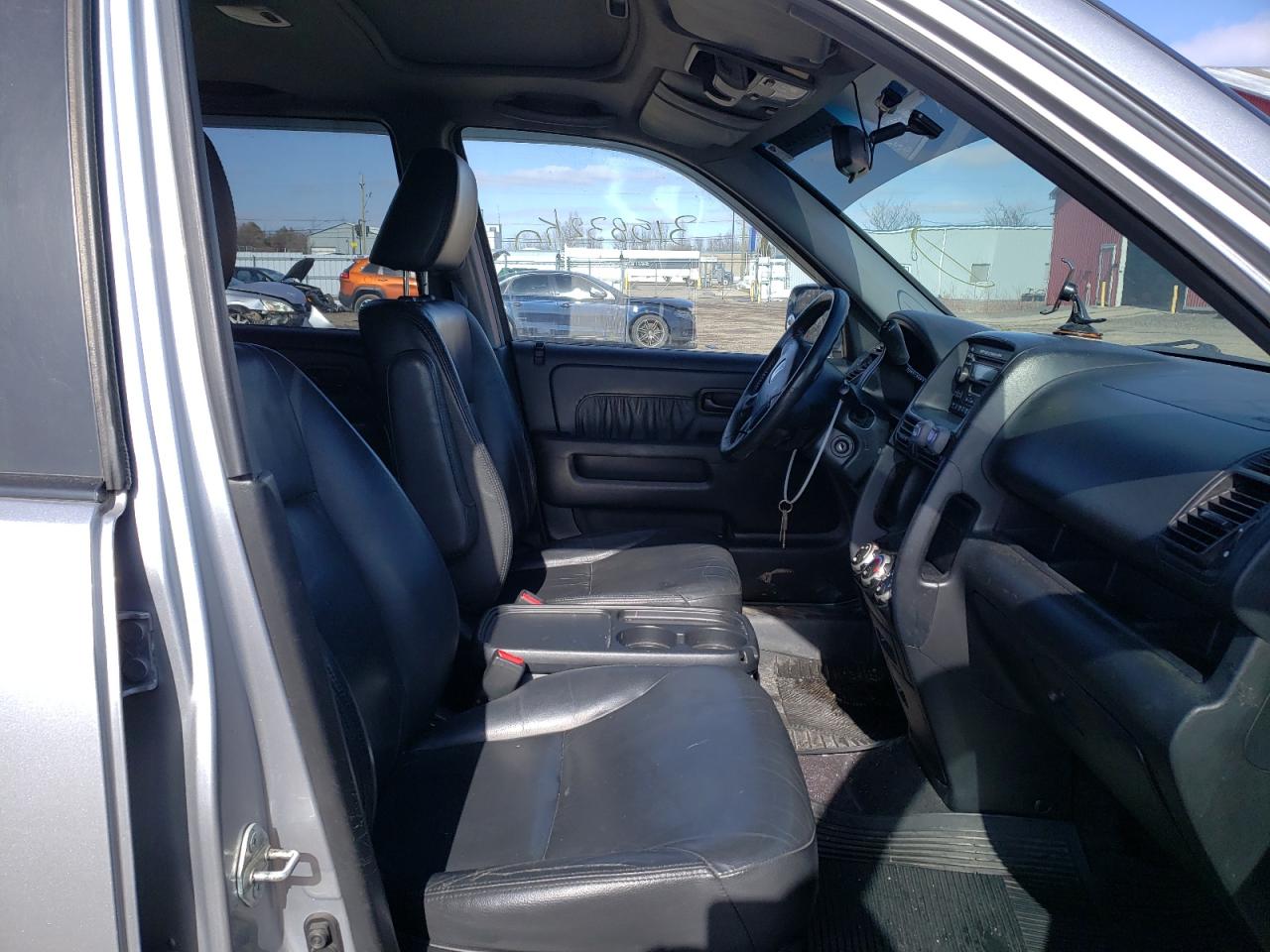 Photo 5 from auction – 2002 HONDA CR-V EX with VIN JHLRD78922C804165
