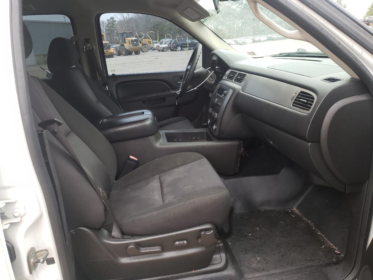 Photo 5 from auction – 2010 CHEVROLET TAHOE with VIN 1GNUKAE04AR254664