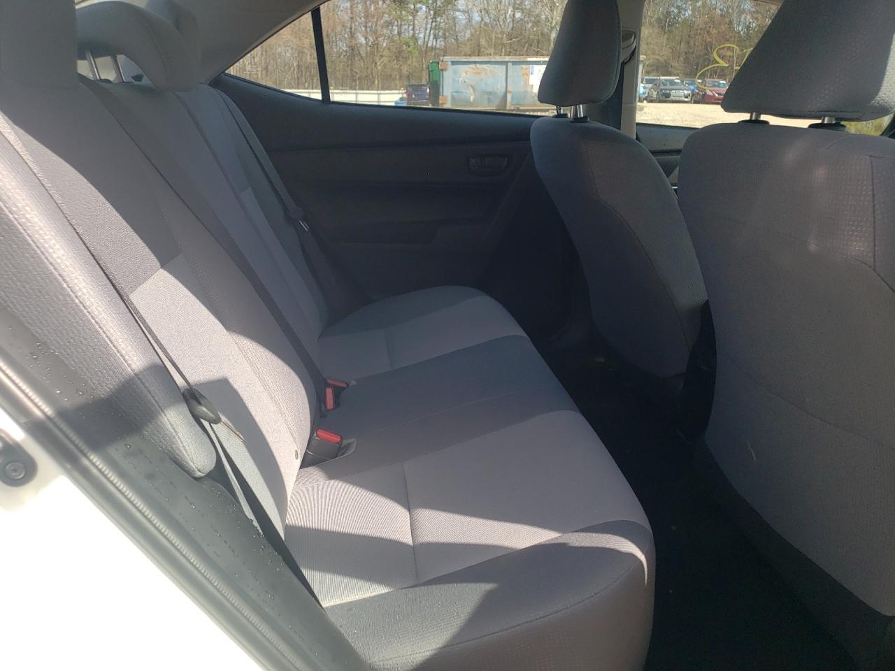 Photo 6 from auction – 2017 TOYOTA COROLLA L with VIN 2T1BURHE2HC784037