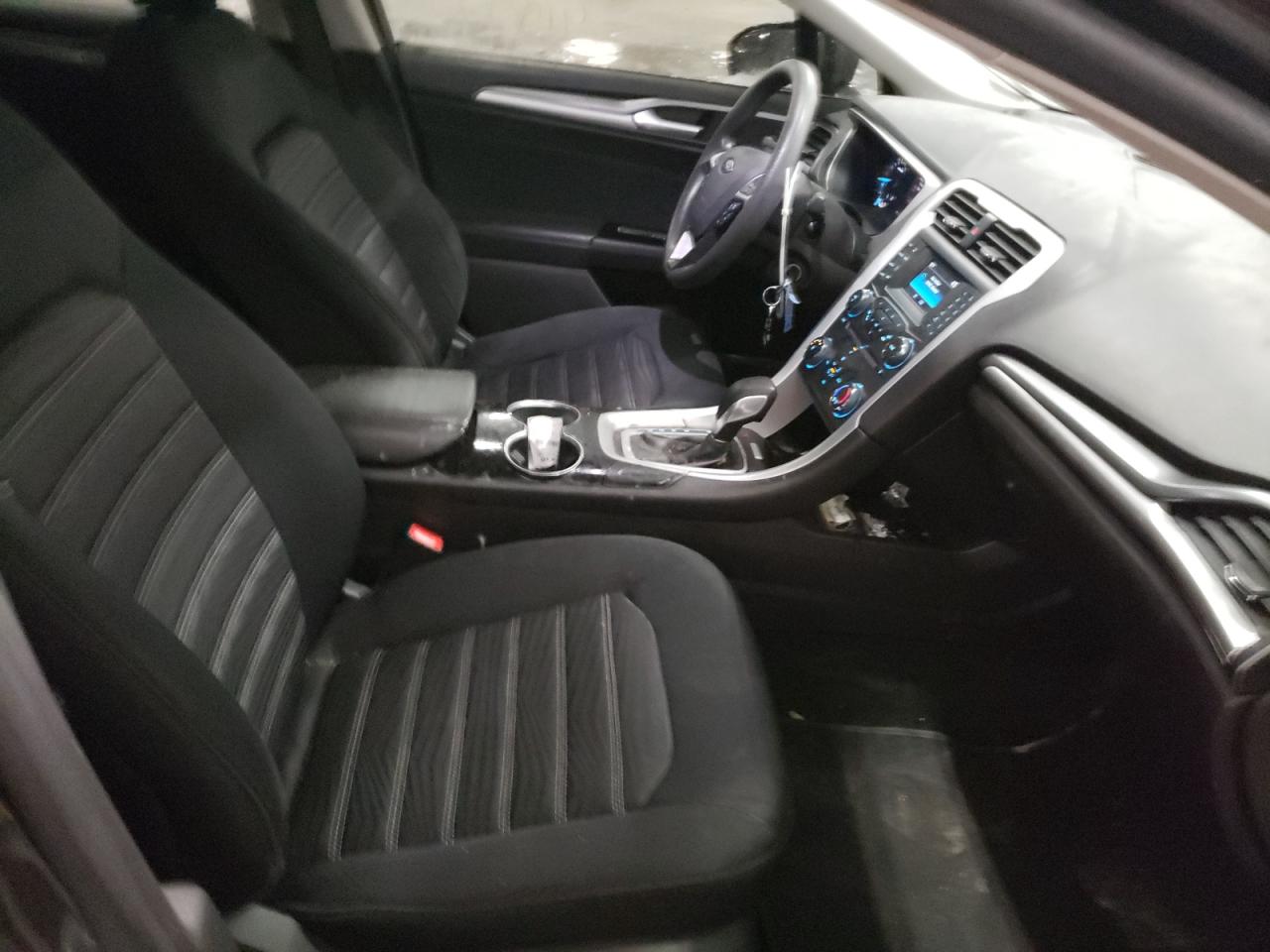 Photo 5 from auction – 2016 FORD FUSION SE with VIN 3FA6P0HD0GR187950