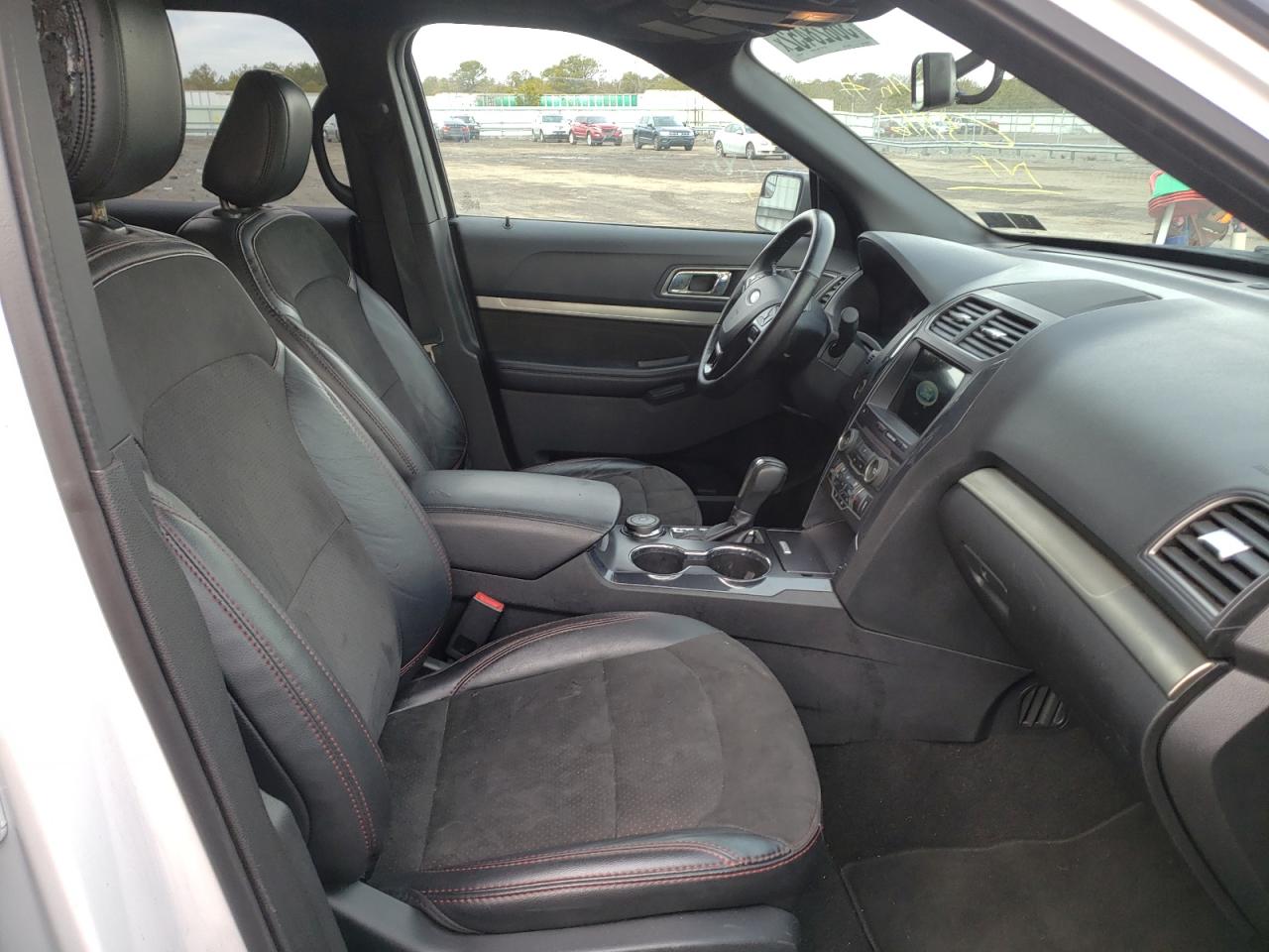 Photo 5 from auction – 2018 FORD EXPLORER X with VIN 1FM5K8D87JGC51116