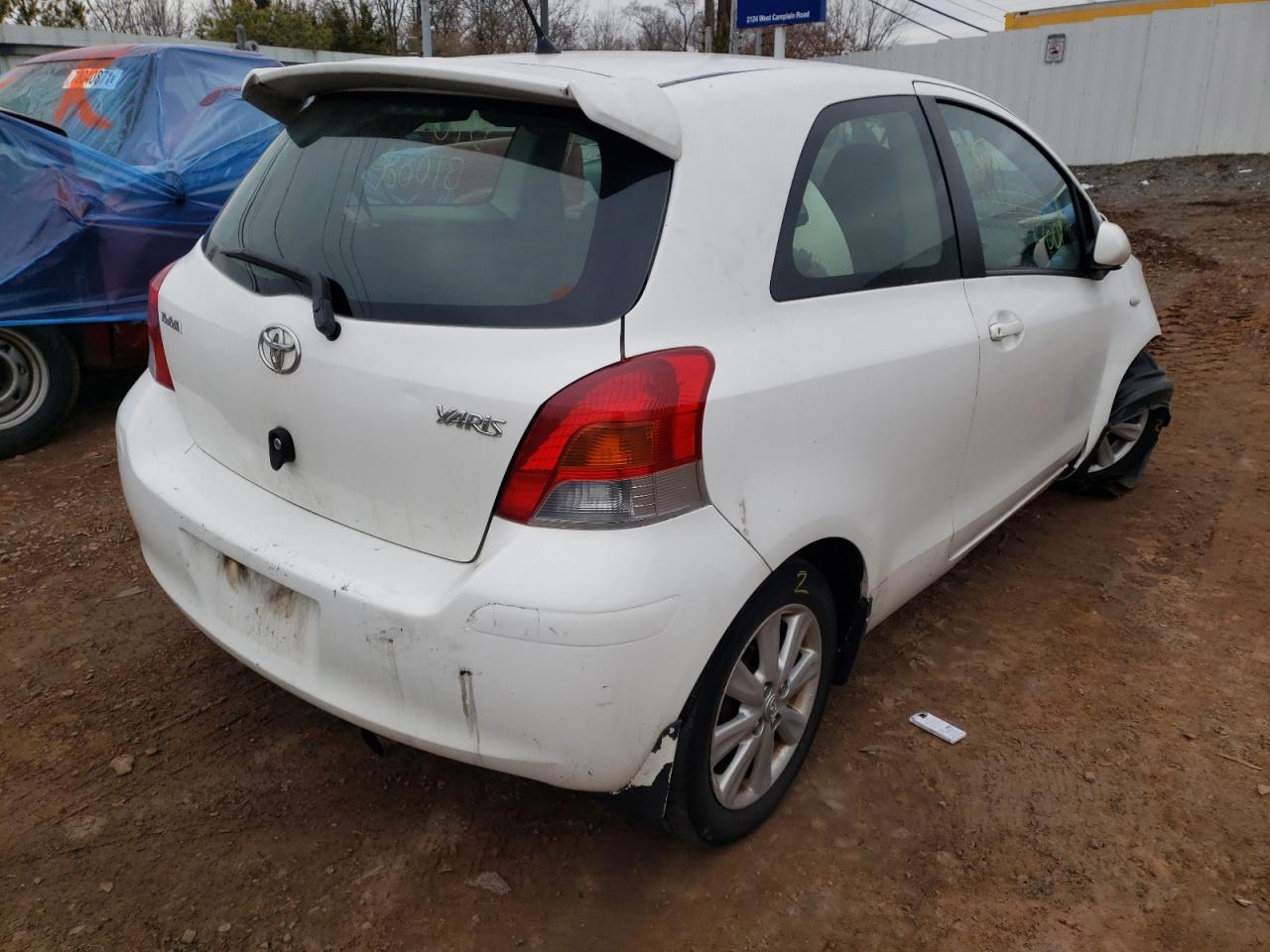 Photo 4 from auction – 2011 TOYOTA YARIS with VIN JTDJT4K37B5328497
