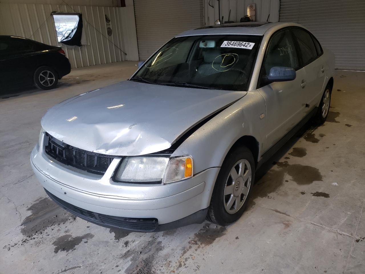Photo 2 from auction – 2000 VOLKSWAGEN PASSAT GLS with VIN WVWMD23B2YP217910