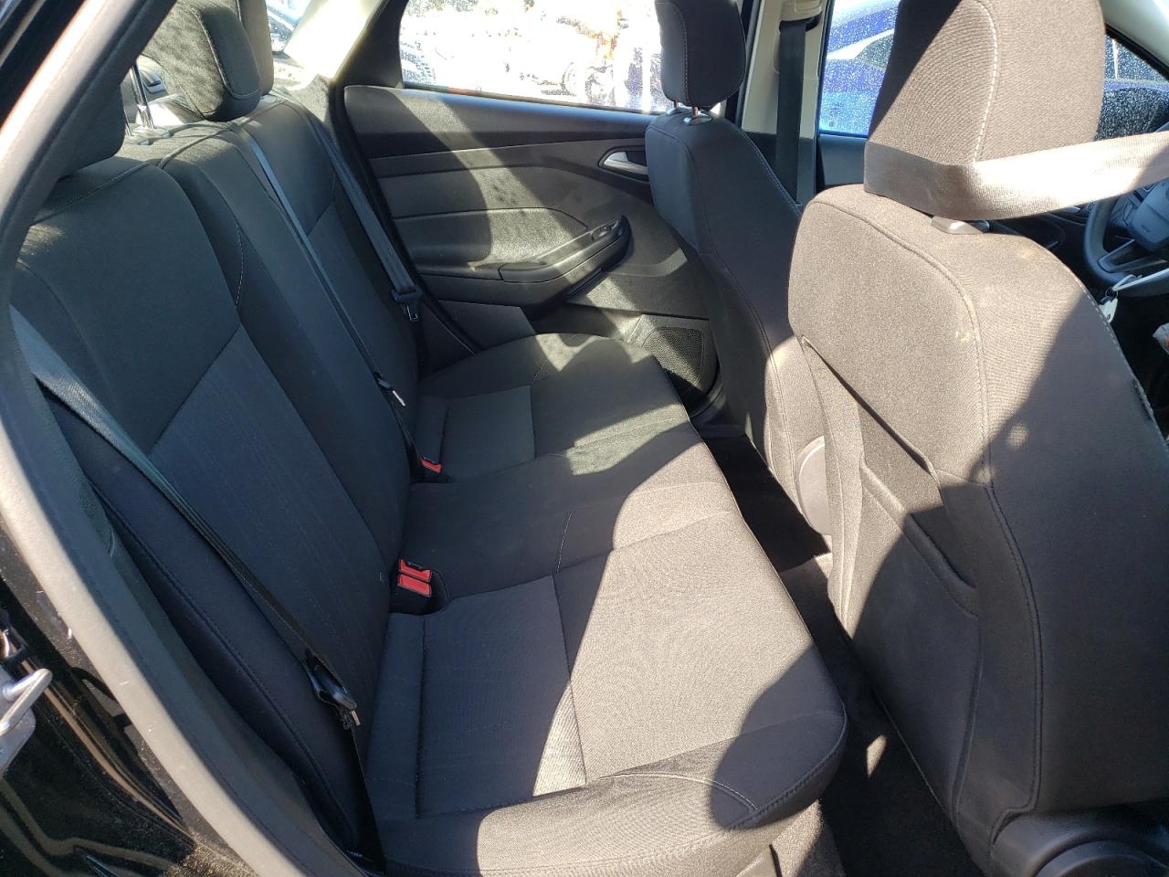Photo 6 from auction – 2018 FORD FOCUS SE with VIN 1FADP3F29JL306403