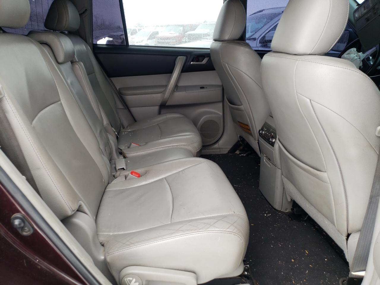 Photo 6 from auction – 2013 TOYOTA HIGHLANDER with VIN 5TDZK3EH1DS112794