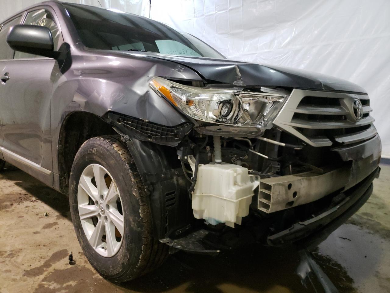 Zdjęcie 9 z aukcji – 2013 TOYOTA HIGHLANDER z VIN 5TDBK3EH3DS263461