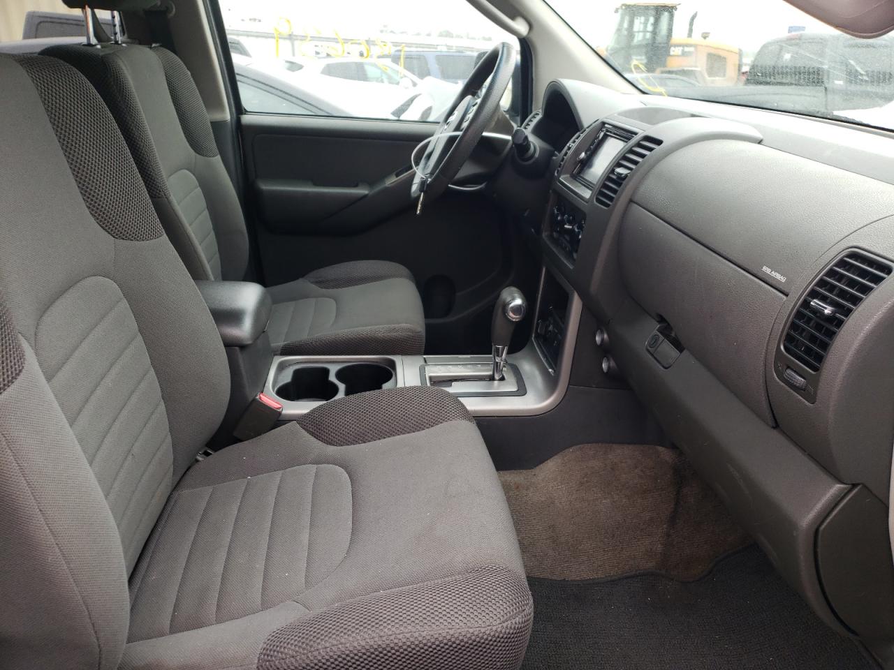 Photo 5 from auction – 2011 NISSAN PATHFINDER with VIN 5N1AR1NB5BC625033