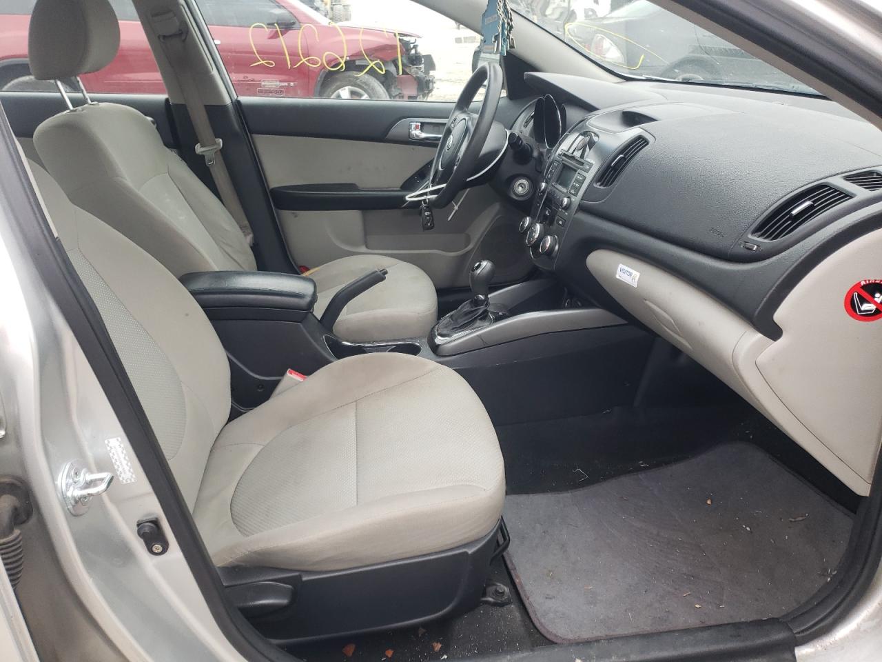 Photo 5 from auction – 2013 KIA FORTE EX with VIN KNAFU4A2XD5646285