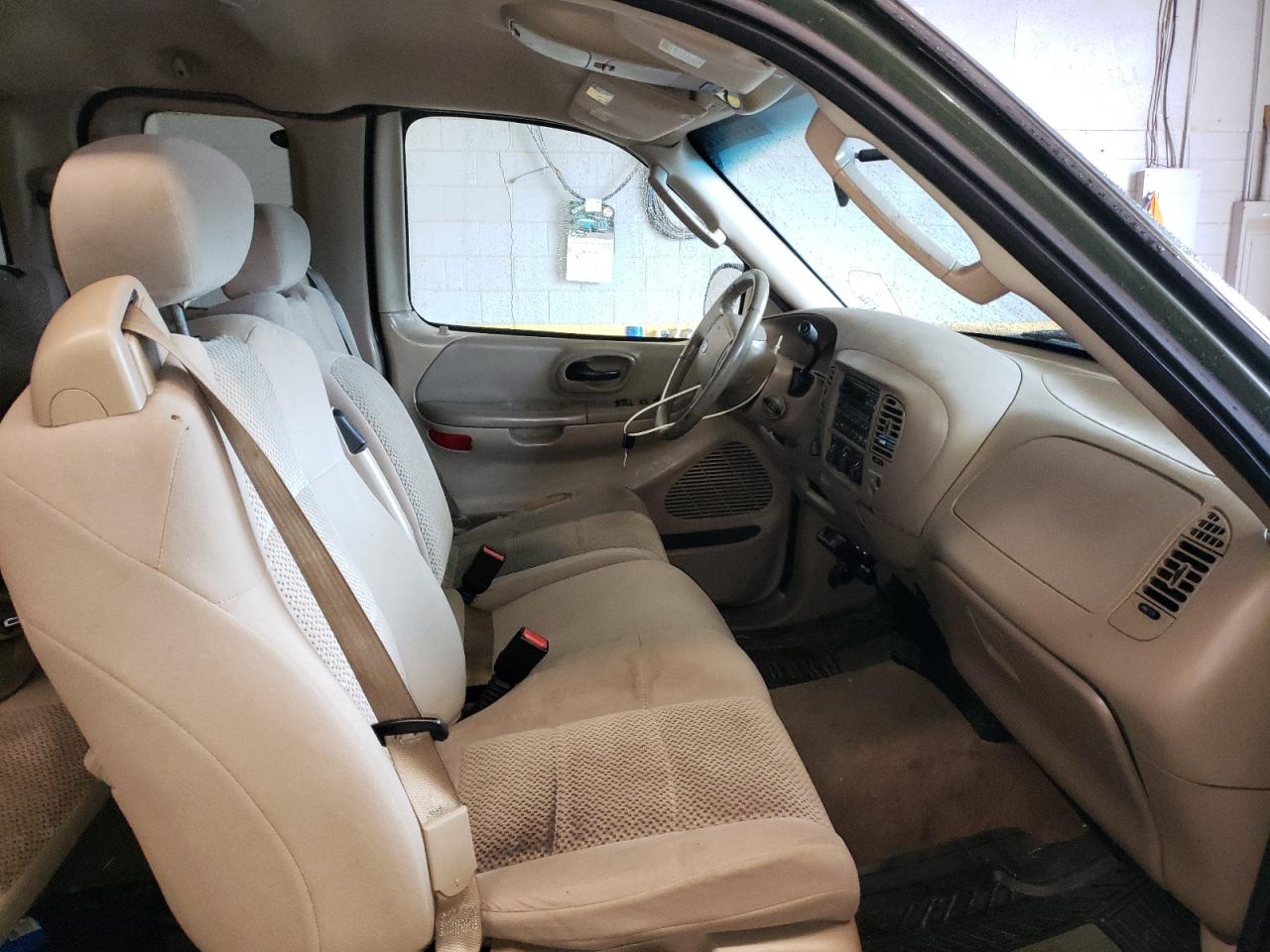 Photo 5 from auction – 2003 FORD F150 with VIN 1FTRX18W13NA65738