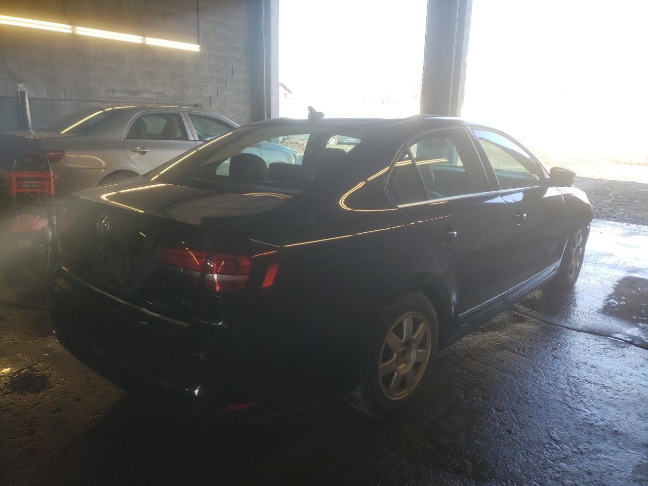 Photo 4 from auction – 2017 VOLKSWAGEN JETTA SEL with VIN 3VWL17AJ5HM300178