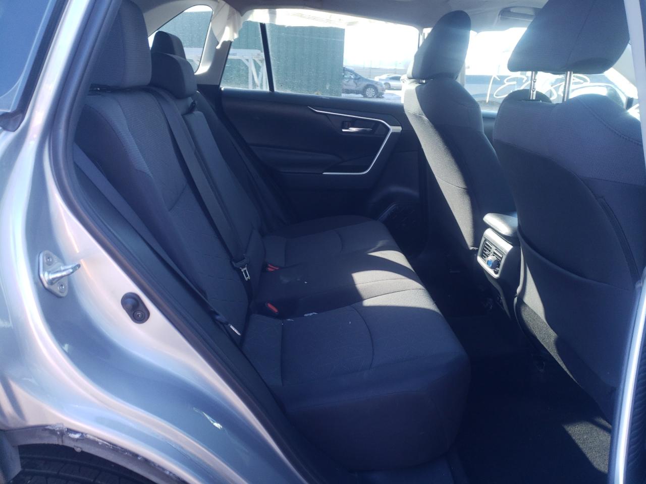 Photo 6 from auction – 2019 TOYOTA RAV4 XLE with VIN 2T3P1RFV6KW016589