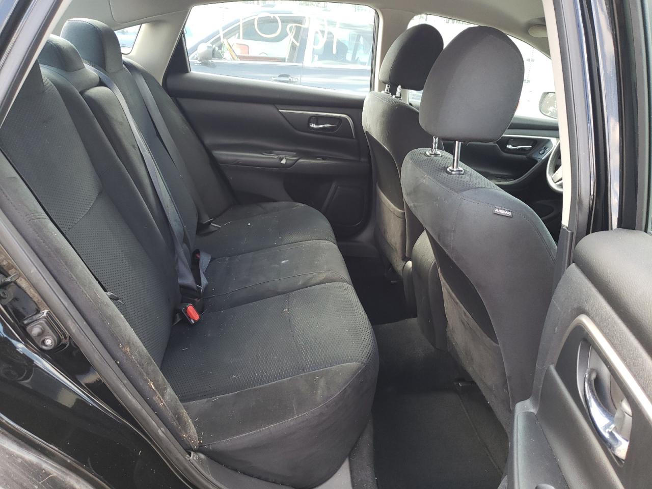 Foto 6 de la subasta – 2015 NISSAN ALTIMA 2.5 con VIN 1N4AL3AP1FC281652