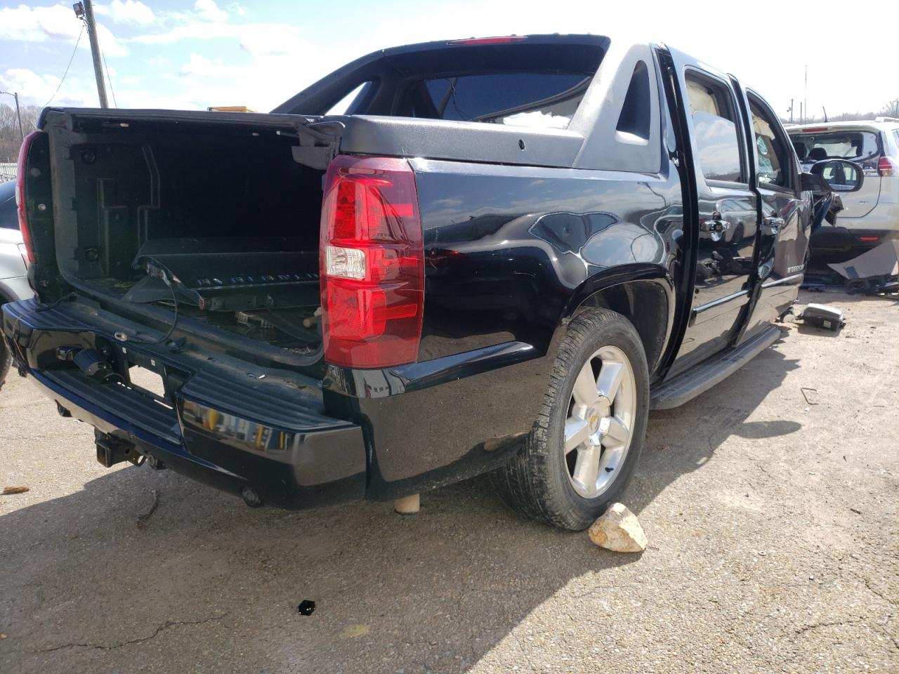 Photo 4 from auction – 2008 CHEVROLET AVALANCHE with VIN 3GNFK12388G165181