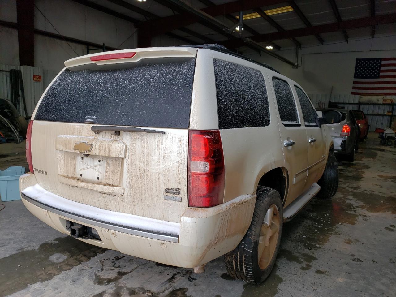 Photo 4 from auction – 2011 CHEVROLET TAHOE K150 with VIN 1GNSKCE07BR397161
