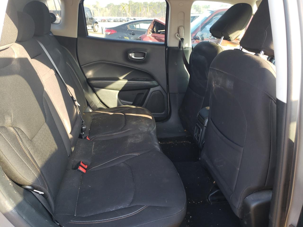 Photo 6 from auction – 2017 JEEP COMPASS SP with VIN 3C4NJDAB4HT647297